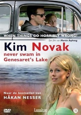 Kim Novak badade aldrig i Genesarets sjö Wooden Framed Poster