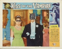The Kiss of the Vampire Longsleeve T-shirt #2156821