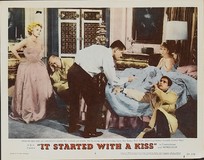 It Started with a Kiss Poster 2165604